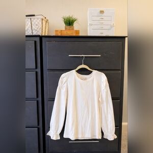 A Quiet Closet Pick / Soft Puff-Sleeve Top